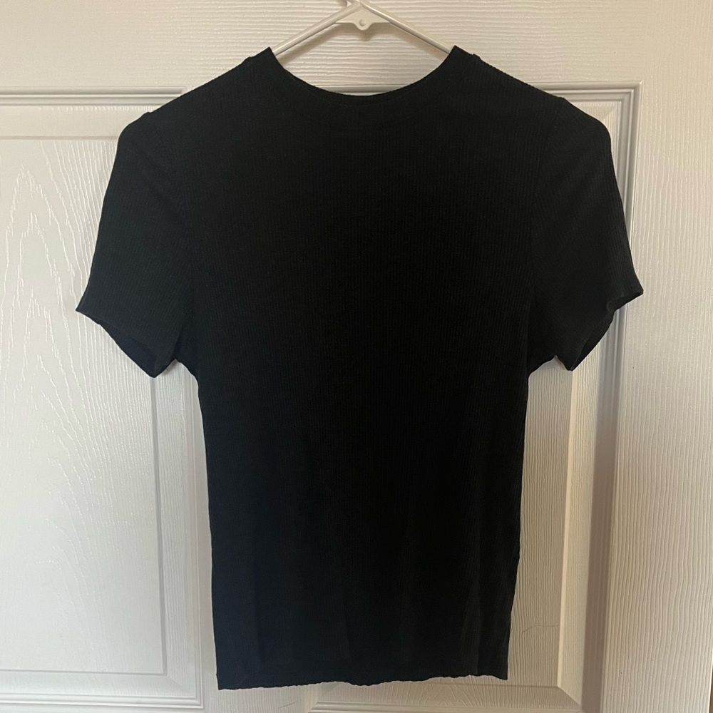 Charcoal gray ribbed Prana top